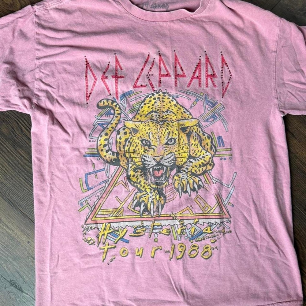 Def Leppard Hysteria Tour 1988 Pink Graphic T-Shirt Rhinestone Leopard M 0042